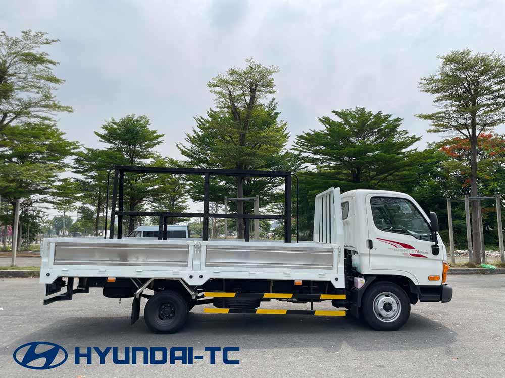 Xe tải chở kính Hyundai mighty N250SL tải trọng 2 tấn 4 mới nhất